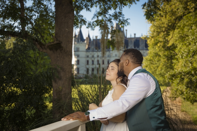 Marie Photographe : seance-photo-couple-chateau-de-challain-la-potherie
